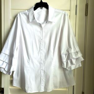 Blue Willow boutique women’s white 3/4 sleeve ruffle cuff blouse EUC